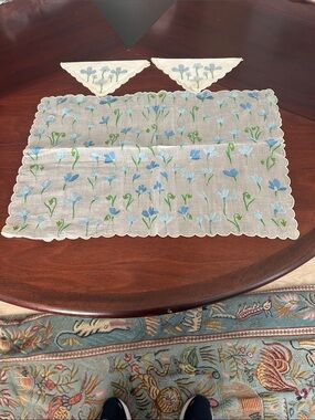 NWOT. Vintage LERON Breakfast Tray Mat & Napkin Set